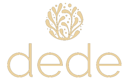 Dede at the Customs House